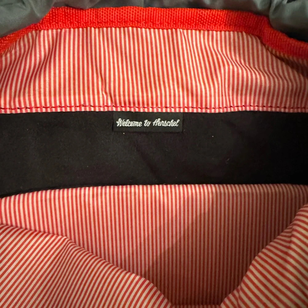 Herschel Little America Heathered Gray Black Dot Backpack EUC - Picture 5 of 5